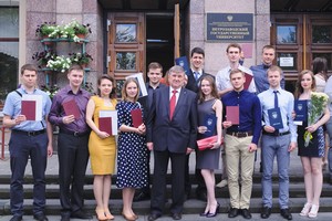 Слева направо (верхний ряд): Булат В.А., Кузьмин М.Я., Андреев А.А., Салов С.О., слева направо (нижний ряд): Давыдовский Н.В., Вдовенко А.С., Луковникова А. М., Завьялова Ю.В., Богоявленский Ю.А., Колесникова Ю.А., Марченков С.А., Павшев Д.В., Павлова А.А.